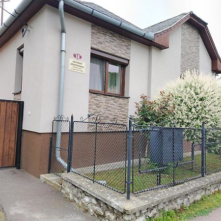Kaptarko Apartmanhaz Demjén Eksteriør billede