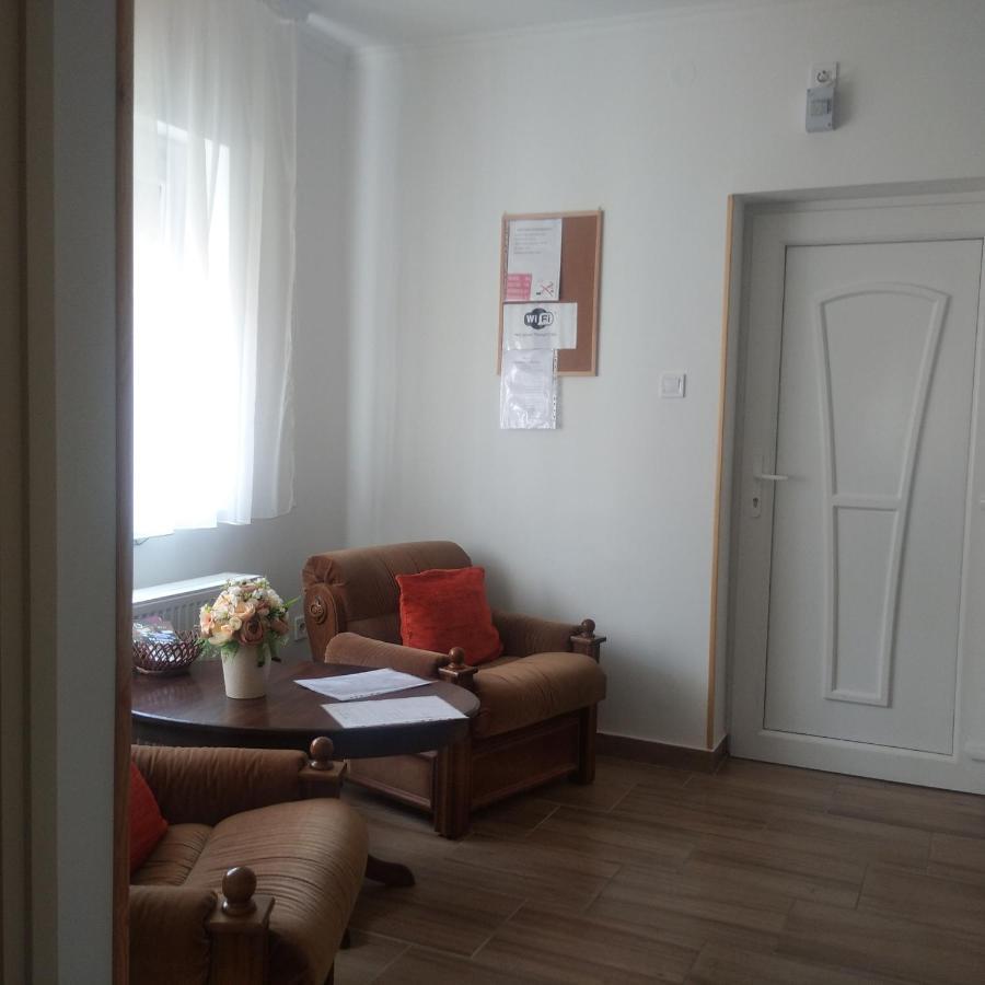 Kaptarko Apartmanhaz Demjén Eksteriør billede